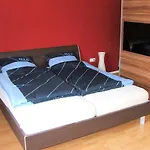 Lea's Apartment's